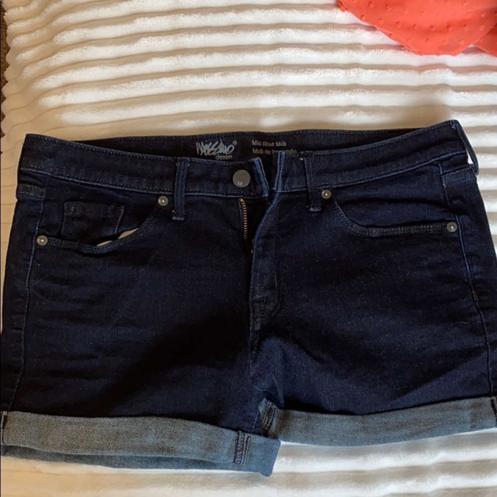 Target dark wash size 8 jean shorts
